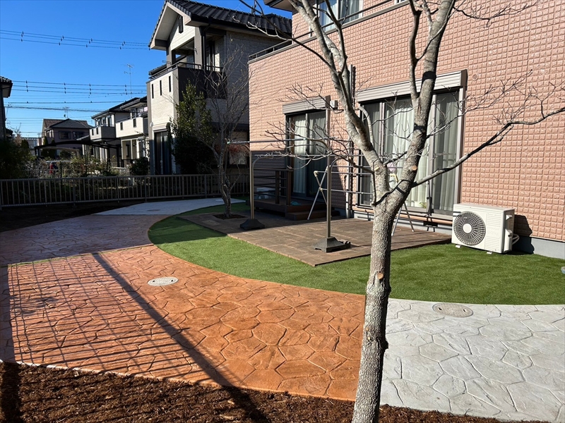 雑草対策と手入れが楽な庭｜茂原市のスタンプコンクリート事例